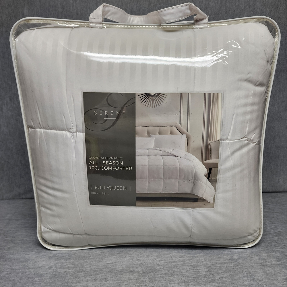 NWT Serene All Season Down Alternative Queen/Full Comforter White